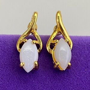 💛 Vintage Gold-Plated Marquise White Opal Stud Earrings